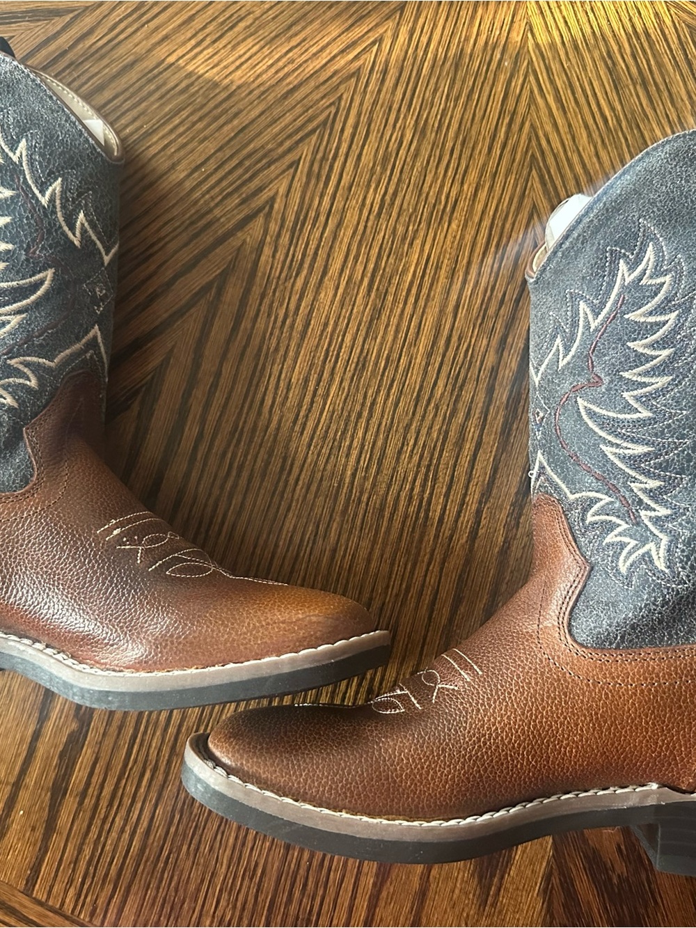 Cody James Boots Size 1D Square Toe Black Upper Cream Stitching